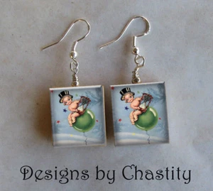Baby Neujahr Ohrringe Vintage Weihnachten Postkarte Kunst Charm Sterlingsilber  - Bild 1 von 1