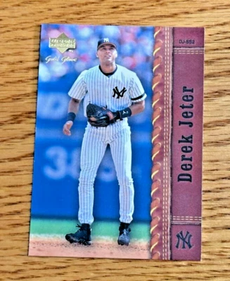 DEREK JETER 2001 Upper Deck #40 Gold Glove - Image 1 of 2