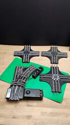 Lionel LOT Of 3 No. 020 Crossing Section & 1 Lionel No. 022 Remote Control As Is - Image 1 of 4