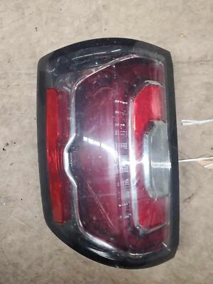 Lente de lanterna traseira GMC SIERRA 1500 direita 16 17 18 - Imagem 1 de 3