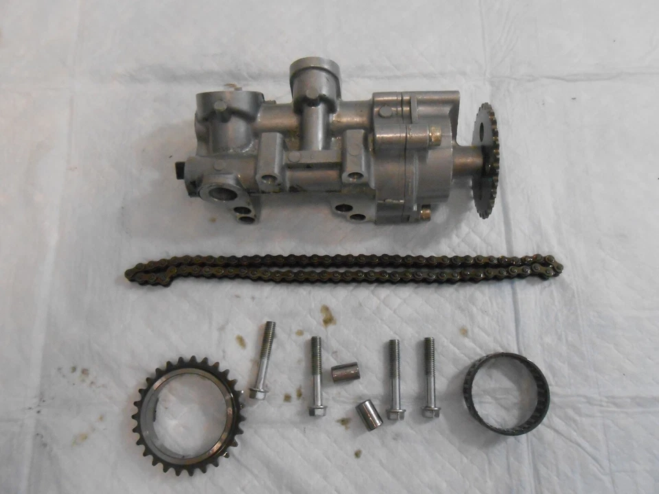 11-24 2011-2024 SUZUKI GSXR 750 GSXR750 MOTOR BOMBA ACEITE CADENA HARDWARE OEM Foto 1 de 4