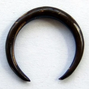 Paar ! 1,5mm braune Kokosnuss Ohrringe Sicheln Tunnel Plug Piercing Design 024 - Bild 1 von 1