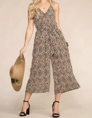 Mono de leopardo Hayden con tirantes de espagueti y cuello en V. Foto 1 de 4