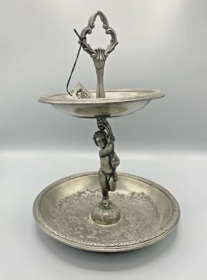 Présentoir, serviteur à 2 étages en étain. Décor chérubin. Poinçon étain Rose - Photo 1/4