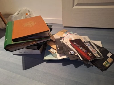 Monde Des Milliers Et Milliers De Timbres Neufs Et Oblitérés V.Photos - Photo 1/4