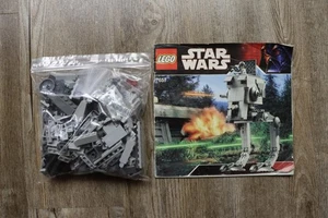 LEGO® Star Wars 7657 AT-ST senza minifigure! Completo solo costruzione! Scolorito Con Manuale - Foto 1 di 8