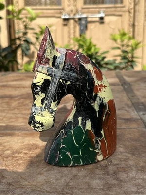 Boneco de cabeça de cavalo vintage original antigo de madeira esculpido à mão preto rústico pintado - Imagem 1 de 4