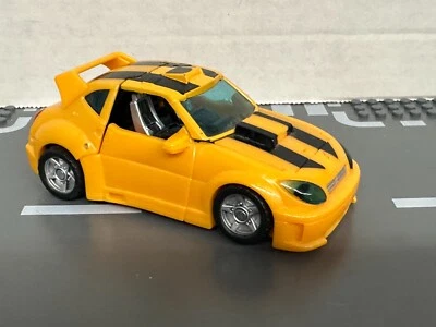 2010 Transformer Reveal The Shield Series Deluxe Class BUMBLEBEE loose - Image 1 of 3