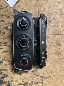 Heater A/c Control KIA SORENTO 14 15 - Picture 1 of 5