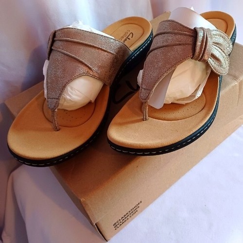 Sandalo Clarks Laurieann Rae perizoma regolabile talpa metallizzato taglia 9 M