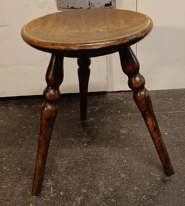 Alte Dreibeine Holz Hocker Massivholz-24907 - Bild 1 von 6