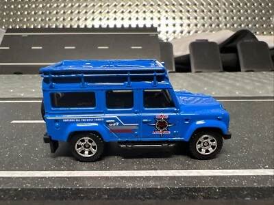 Matchbox 1997 Land Rover Defender 110 MB697 Diecast 2005 Desert Race - Mint+ - Image 1 of 4