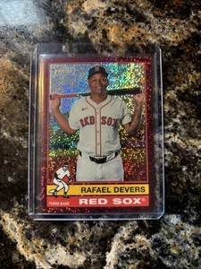 2025 Topps Heritage - High Number SP Rafael Devers #445 Chrome Burgundy Sparkle - Picture 1 of 2