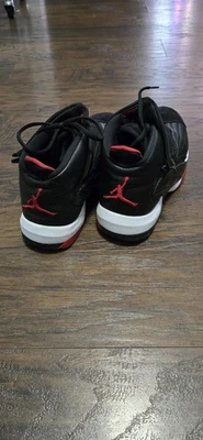 Jordan Jumpmans Men's Size 11 Basketball Shoes Black Red White - Image 1 of 4