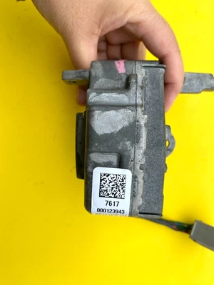 2015-2020 CADILLAC ESCALADE STEERING COLUMN WHEEL LOCK ACTUATOR OEM 23309449 - Image 1 of 4