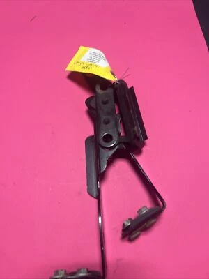 Soporte convertidor catalítico Mercedes Benz C350 2008-12 D50 Foto 1 de 3