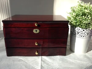 wooden jewellery box - 003 - Picture 1 of 4