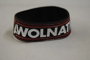 Awolnation Blanc Logo Rouge & Noir Caoutchouc Bracelet Neuf Official Run Runts - Picture 1 of 3