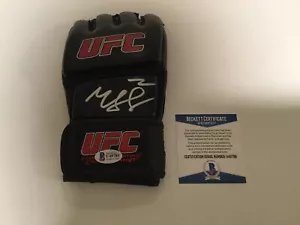 Guante Khamzat Chimaev BORZ Firmado Autografiado UFC BECKETT BAS CERTIFICADO DE AUTENTICIDAD d - Imagen 1 de 4