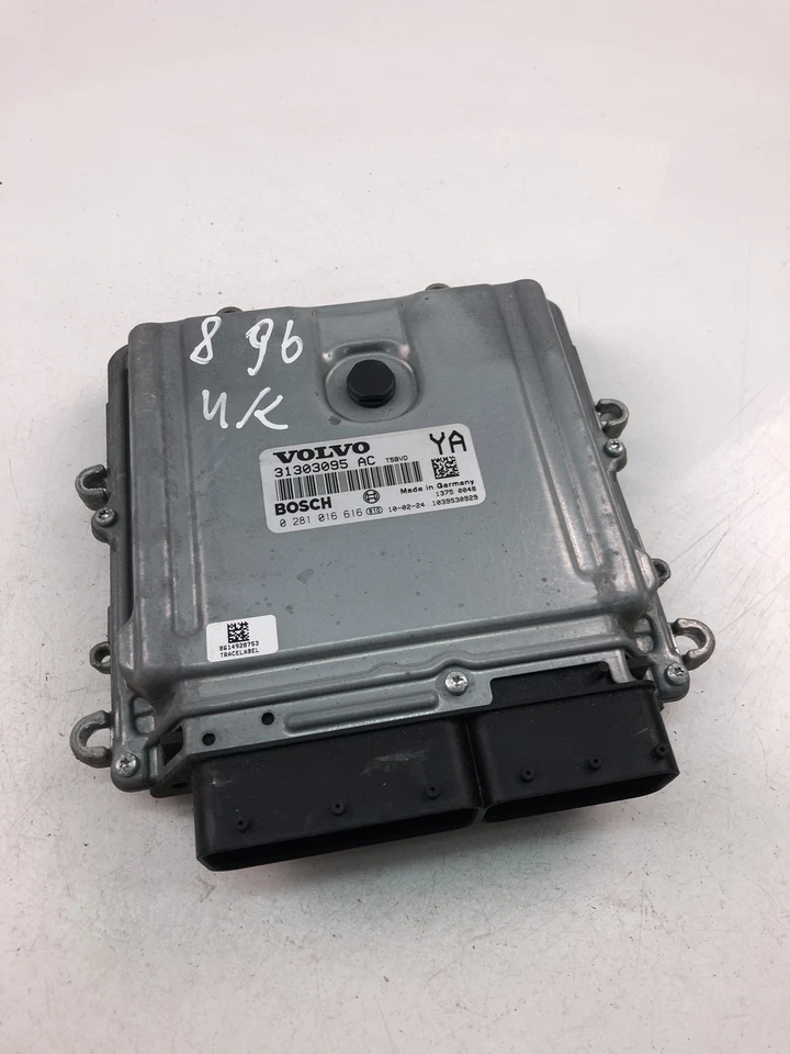 Centralina motore VOLVO V70 III BW ECU 31303095AC 2011 23545569 - Immagine 1 di 4