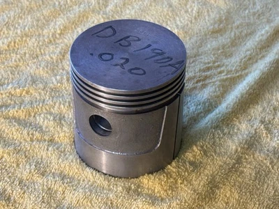Поршень большого размера Wisconsin DB190A S20 .020 для VF4D, VH4D - Изображение 1 из 4