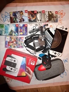 Nintendo Switch OLED-Modell HEG-001 64GB Handheld-Spielekonsole - Weiß - Bild 1 von 11