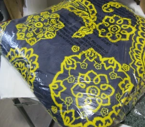 Vera Bradley XL MANTA AZUL MARINO Colegial ESTADIO Tiro PAISLEY FLORAL 66" X 94" - Imagen 1 de 3