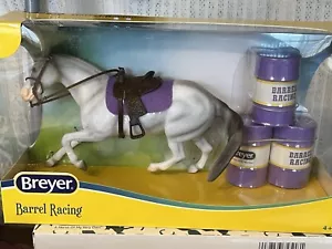 Breyer Model Horses 2025 set corsa a botte - Foto 1 di 4
