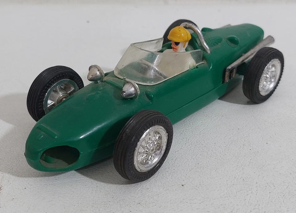 84512 BPP in plastica 1/32 ? n. 1001 - Ferrari - verde anni 60 - Immagine 1 di 4