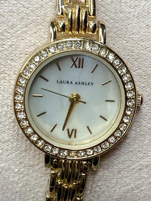 Reloj Mujer Laura Ashley Tono Dorado Redondo LA2065YG Batería Nueva Funciona Excelente Foto 1 de 4