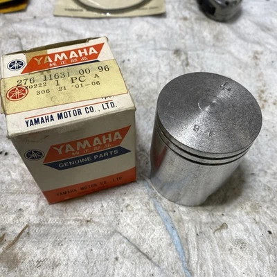 Nuevo de Lote Antiguo Yamaha Pistón Solo Diámetro Estándar 1970-71 HT1 276-11631-00-96 G1 Foto 1 de 3
