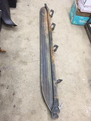 08 ESCALADE ESV Running Board Rusted Spots Foto 1 de 2