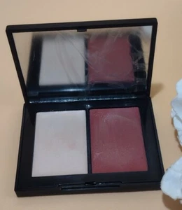 Blush & Bashful Cream Blusher/Highlighter Duo Blossom.194 oz FLAWED/READ - Picture 1 of 13