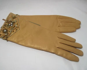 Guantes de cuero dorado para mujer talla L/XL adornados con cuentas y puños de estrás nuevos - Imagen 1 de 12