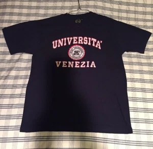 Camiseta Azul Bordada y Parche Studi Universati Venezia Talla Mediana Italia - Imagen 1 de 4