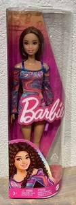 2022 Fashionistas 206 Barbie doll NRFB HJT03 Crimped Hair & Freckles - Imagen 1 de 7