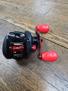 🐟 Abu Garcia Black Max 6.4:1 BMAX3 Fishing Baitcast Reel - Picture 1 of 5