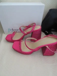 NWT Womens Fushia Pink Betsey Johnson Denni Heels, Size 9.5 - Picture 1 of 3