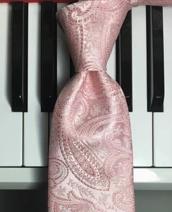 ALEXANDER LOGAN / Posh Pale Pink Paisley Shade Shifting Polyester Necktie (New) - Picture 1 of 10