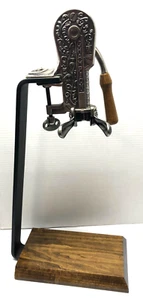 Roger Champion Model 1897 Countertop Wine Bottle Corkscrew Opener & Corker - Picture 1 of 5