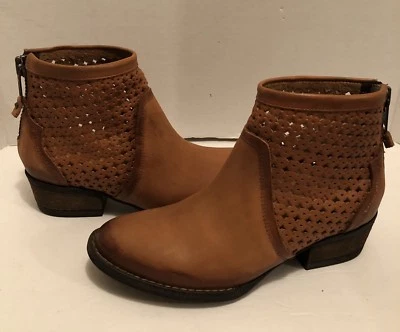 Very Volatile Los Angeles Women Brown Leather Ankle Dressy Cowboy Boot Shoe 7.5 - Image 1 of 4