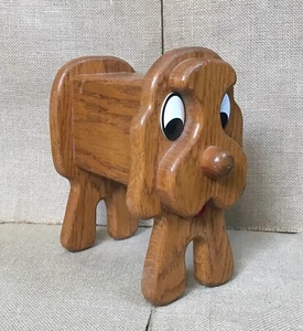 Banco de madera vintage cachorro perro ojos grandes kitsch caprichoso bicho raro divertido como se lee - Imagen 1 de 6