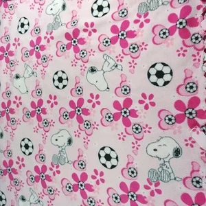 Snoopy Fußball rosa Fransen Überwurf Teppich 48 x 60 Peanuts - Bild 1 von 3