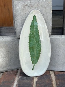Fern Leaf Shallow Pottery Display Dish - Picture 1 of 7