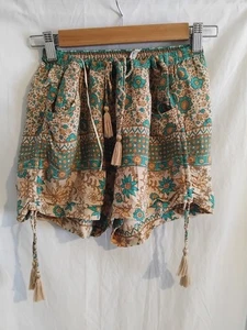 Spell And The Gypsy Collective Green Tassel Shorts Size Large (Youth Size) - Foto 1 di 5