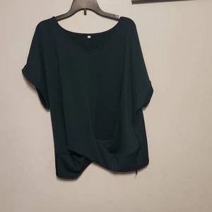 Neu mit Etikett Halara Gr. XL Kurzarm Twist Front grün Bluse - Bild 1 von 4