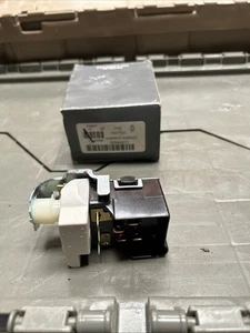 International OEM Headlamp Control Switch P/N: 393442C1 - Picture 1 of 6