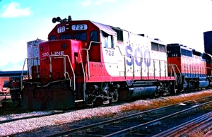 ORIGINAL KODACHROME SLIDE SOO LINE GP-35 #723 N. FOND DU LAC, WI 6. OKTOBER 1985 - Bild 1 von 1