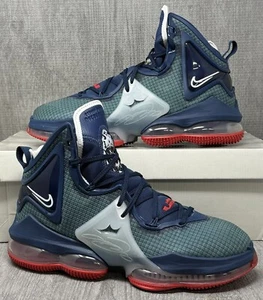 Scarpe da basket Nike LeBron 19 UConn Huskies PE Player Edition taglia 10,5 RARE - Foto 1 di 14