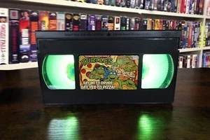 Teenage Mutant Ninja Turtles - ¡Di no a las drogas, di sí a la pizza! Lámpara VHS + Rem - Imagen 1 de 6